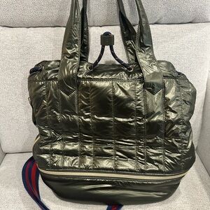 Stella & Dot Metallic Green Crush It Bag